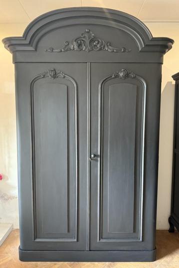 Hoge antieke kast, vintage kledingkast incl. bezorgen VdlM beschikbaar voor biedingen