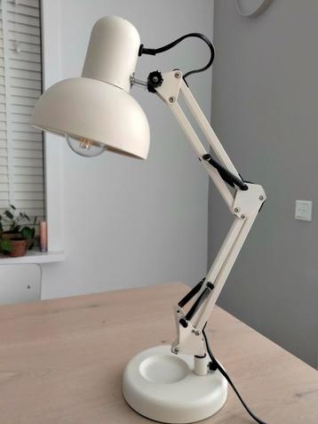 2 crème kleurige bureau lampjes of nachtlampjes  beschikbaar voor biedingen