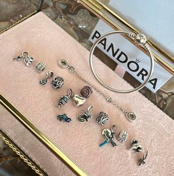 Pandora armband met bedels beschikbaar voor biedingen