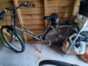 Damesfiets opknapper beschikbaar voor biedingen