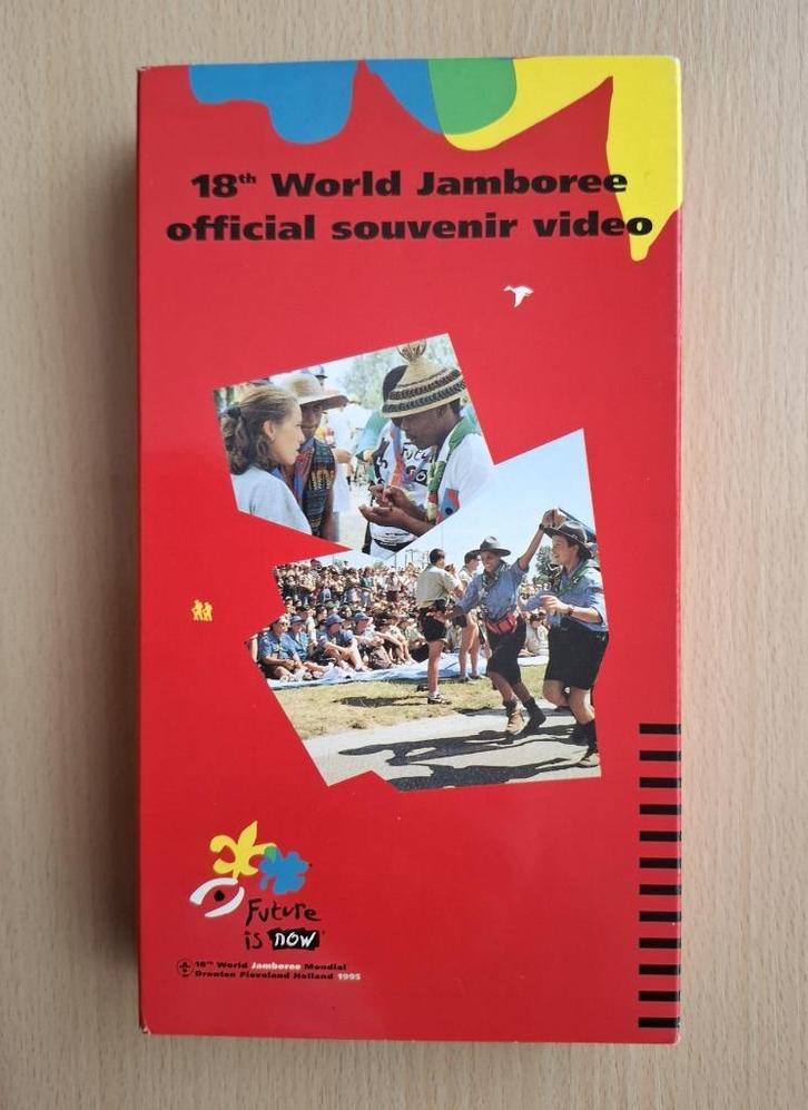 VHS videoband Wereld Jamboree 1995 Dronten, Verzamelen, Scouting, Gebruikt, Overige typen, Verzenden