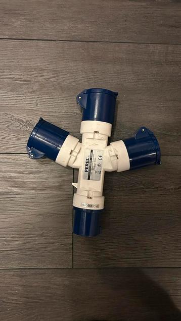 CEE 3-weg splitter beschikbaar voor biedingen