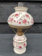 Prachtige vintage brocante olielamp van porselein., Antiek en Kunst, Antiek | Lampen, Ophalen of Verzenden