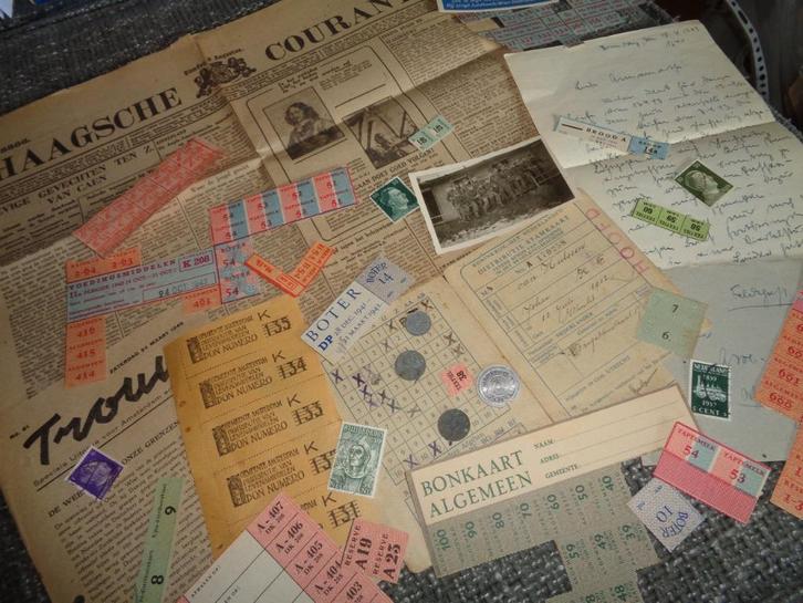 Set 7 Oorlog wo2 bonnen geld munt krant foto document ww2, Verzamelen, Overige Verzamelen, Gebruikt, Verzenden