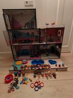 LOL huis met meubels en poppetjes, Ophalen, Gebruikt, Poppenhuis