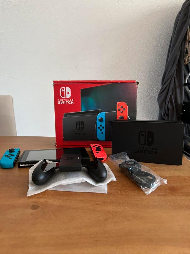 Nintendo Switch - Rood & Blauw (CIB), Spelcomputers en Games, Spelcomputers | Nintendo Switch, Zo goed als nieuw, Switch Original