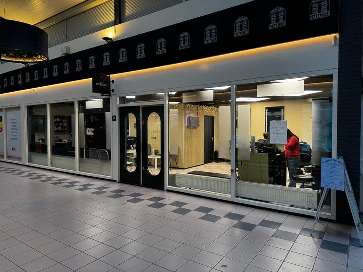 Te huur: Kamer/Ruimte, Diensten en Vakmensen, Kappers en Thuiskappers, Bruidskapsels, Dreadlocks of Vlechten, Hairextensions, Knippen