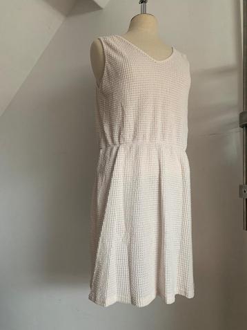Kort mouwloos jurkje beige ecru XXL = 40/ 42 beschikbaar voor biedingen