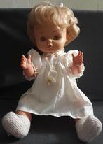 Vintage Famosa Pop met handgemaakte kleding 52 cm, Verzamelen, Poppen, Ophalen of Verzenden, Gebruikt, Pop