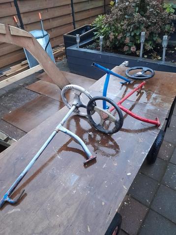 3 stuur stangen te koop moet binnen een week echt weg  beschikbaar voor biedingen