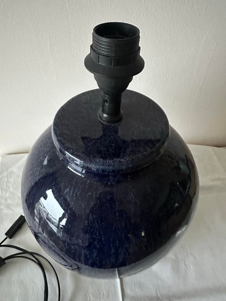 Blauwe keramische tafellamp van ikea, Huis en Inrichting, Lampen | Vloerlampen, Ophalen, Gebruikt, Overige materialen, Minder dan 100 cm
