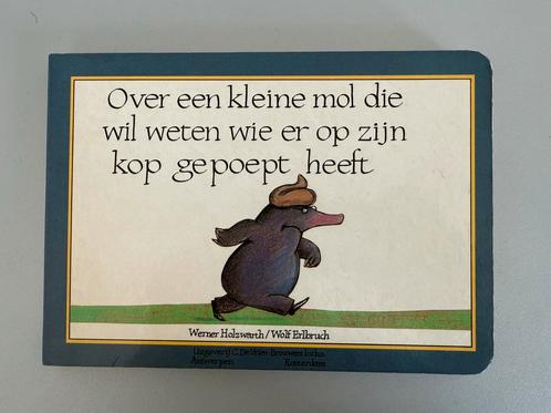 ALS NIEUW - Over een kleine mol die wil weten wie er op…, Boeken, Stripboeken, Zo goed als nieuw, Eén stripboek, Ophalen of Verzenden