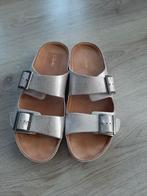 CLARKS!Heerlijke&prachtige leren slippers/zilverkleur/mt 40, Slippers, Ophalen of Verzenden, Zo goed als nieuw, Clarks