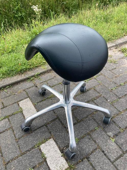 Gebruikt laag zadelkrukje zwart 45 / 60 cm zwart, Huis en Inrichting, Bureaustoelen, Ophalen