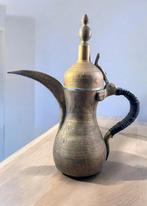 Oude Arabische of Midden-Oosterse koffiepot., Ophalen of Verzenden