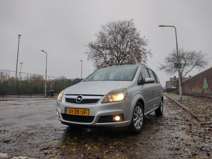 Opel Zafira 1.8 - 2008 met trekhaak, Auto's, Opel, Particulier, Zafira, Benzine, MPV, Handgeschakeld, Zilver of Grijs, Voorwielaandrijving