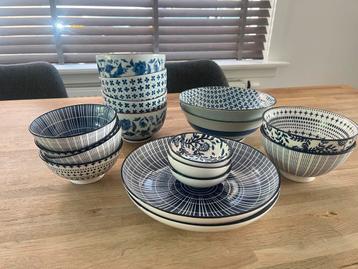 Blauw-wit borrelservies - 17 delig beschikbaar voor biedingen