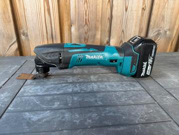 Makita DTM50 18V LXT Multitool met 5Ah accu beschikbaar voor biedingen