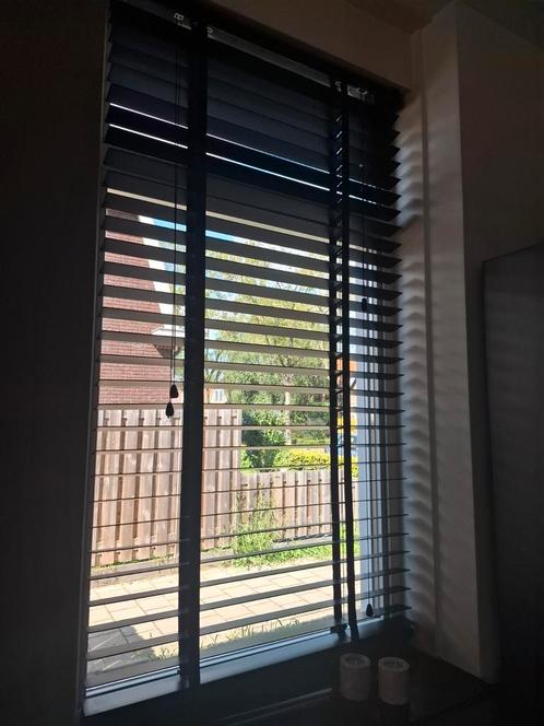 2x KARWEI houten jaloezie – 80x220 cm – matzwart – 5 cm, Huis en Inrichting, Stoffering | Gordijnen en Lamellen, Zo goed als nieuw