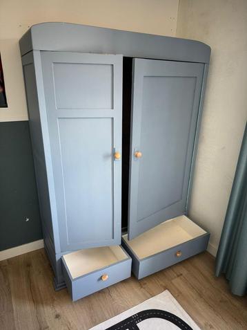 Vintage lichtblauwe kast - direct op te halen! beschikbaar voor biedingen