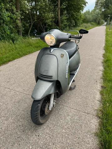 2 snor scooters te koop beschikbaar voor biedingen