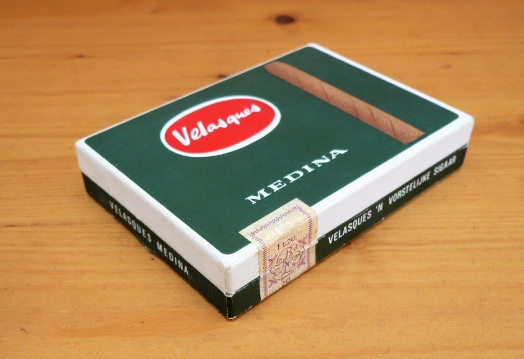 Karton (leeg) Velasques medina 20 sigaren nr.896 Velthoven, Ophalen of Verzenden, Gebruikt, Tabaksdoos of Verpakking