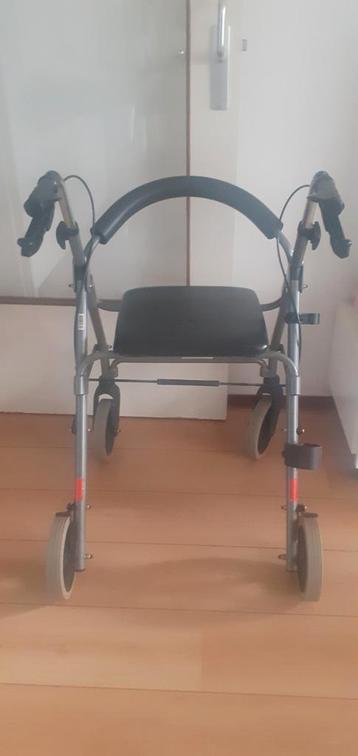 Licht gewicht rollator  beschikbaar voor biedingen