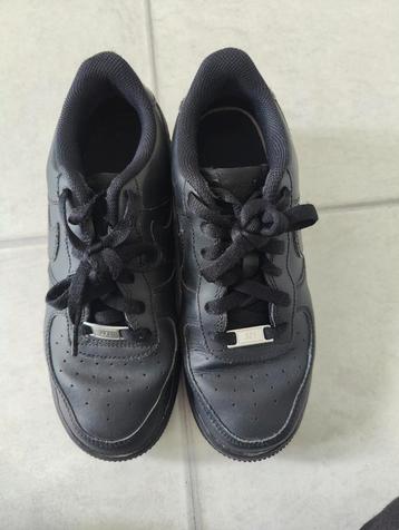 Nike sportschoenen maat 38.5 beschikbaar voor biedingen