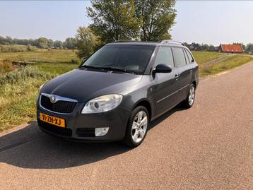Skoda Fabia 1.6 16V 77KW Combi 2008 Grijs beschikbaar voor biedingen
