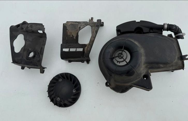 Originele koelkappenset Piaggio & Vespa 50cc 4t carb, Motoren, Tuning en Styling, Ophalen of Verzenden