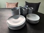 Ikea complete servies en mokken set blauw, Huis en Inrichting, Keuken | Servies, Ophalen of Verzenden, Zo goed als nieuw, Effen