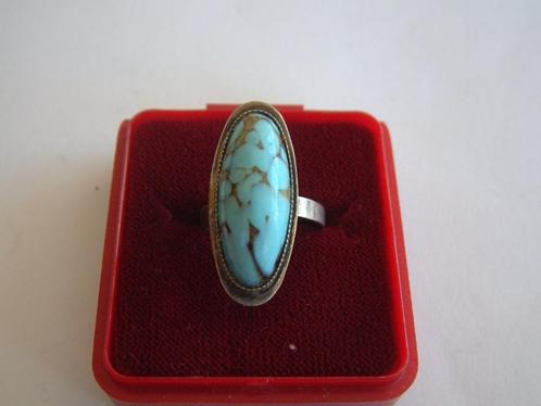 vintage ring met turkois of turkois kleurige steen?, Sieraden, Tassen en Uiterlijk, Ringen, Ophalen of Verzenden