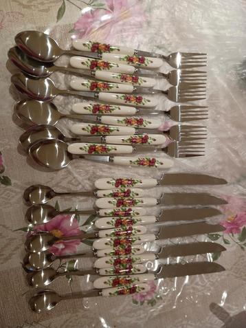 Royal Albert Old Country Roses Bestekset - 24 Delig Nieuw beschikbaar voor biedingen