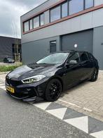 BMW 1-Serie 118i 140pk Aut 2020 Zwart, Auto's, 65 €/maand, Stof, Zwart, Origineel Nederlands