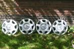 4 wieldoppen van Mercedes-Benz 15 inch liggen, Ophalen of Verzenden, Gebruikt