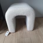 Witte Bouclé Poef - Nieuw!, Huis en Inrichting, Ophalen, Wit, Nieuw, Eén