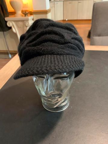 Zwarte Gebreide Dames Pet - Maat 57 beschikbaar voor biedingen
