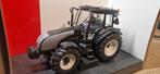 Valtra T 2008 Zwart, Hobby en Vrije tijd, Modelauto's | 1:32, ., Tractor of Landbouw, Ophalen of Verzenden, Zo goed als nieuw