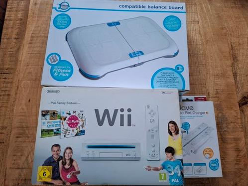 Wii Family Edition en balance board nieuw in doos!, Spelcomputers en Games, Spelcomputers | Nintendo Wii, Nieuw, Met 2 controllers