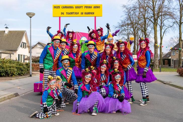 Loopgroep carnaval zeer kleurrijk, Kleding | Dames, Carnavalskleding en Feestkleding, Zo goed als nieuw, Carnaval, Ophalen