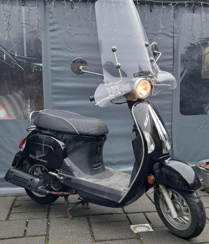 Kymco new sento 50cc, Fietsen en Brommers, Snorfietsen en Snorscooters, Zo goed als nieuw, Kymco, Benzine, Ophalen
