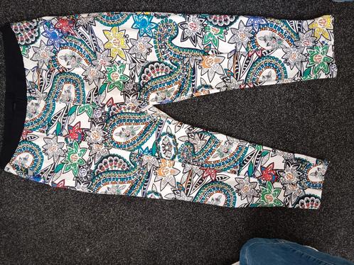 Te Koop: PLUS BASICS Broek,  mt 44. Travelstof (J-04), Kleding | Dames, Broeken en Pantalons, Zo goed als nieuw, Maat 42/44 (L)