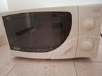 Delonghi magnetron 800 watt, Witgoed en Apparatuur, Magnetrons, Ophalen, Zo goed als nieuw