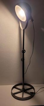 Industriële staande lamp in hoogte verstelbaar, Huis en Inrichting, Lampen | Tafellampen, Ophalen, Zo goed als nieuw, 75 cm of meer