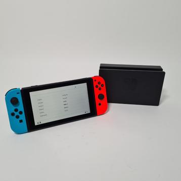 Nintendo Switch V2 Nette Staat met 3 maanden Online Pass beschikbaar voor biedingen
