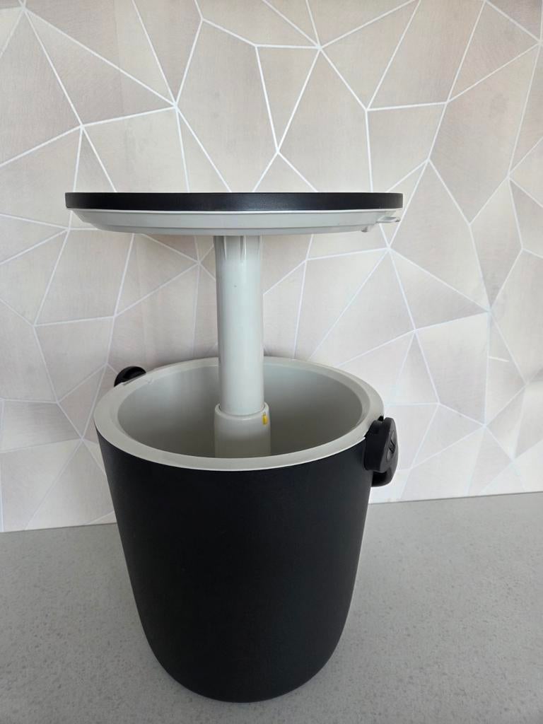 Drankenkoeler / Bijzettafel - Ideaal voor feestjes!, Tuin en Terras, Ophalen of Verzenden, Zo goed als nieuw