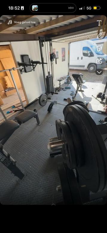 Complete Sportschool met 300kg aan gewichten! beschikbaar voor biedingen