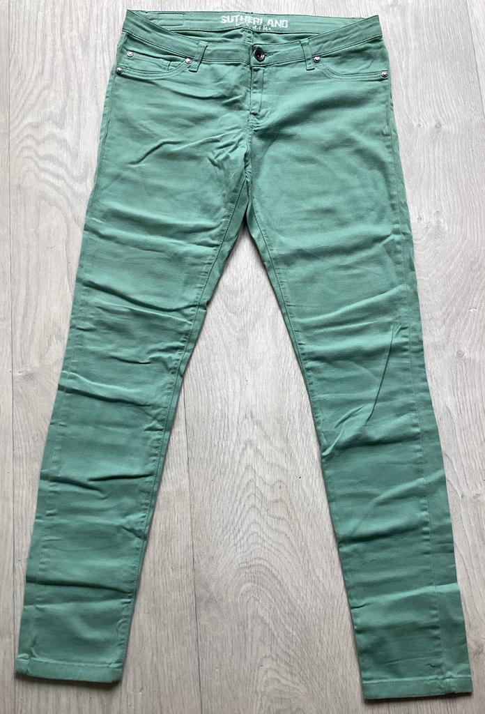 Groene spijkerbroek Sutherland maat M, Kleding | Dames, Broeken en Pantalons, Zo goed als nieuw, Maat 38/40 (M), Groen, Lang, Ophalen of Verzenden