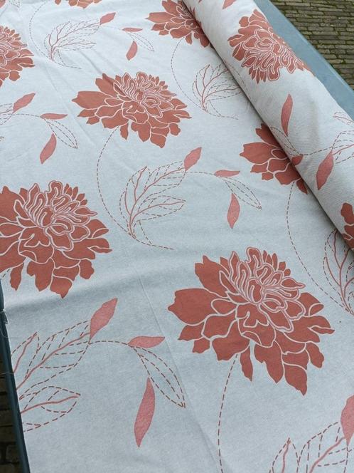 Stevige interieurstof rood/bruine print. Breedte: 2.80 mtr, Hobby en Vrije tijd, Stoffen en Lappen, Nieuw, 120 cm of meer, 200 cm of meer
