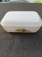 Arcopal melkglazen botervloot, jaren '70., Ophalen of Verzenden, Gebruikt